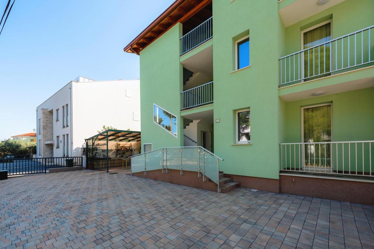 Andrea House With Apartments Умаг Экстерьер фото