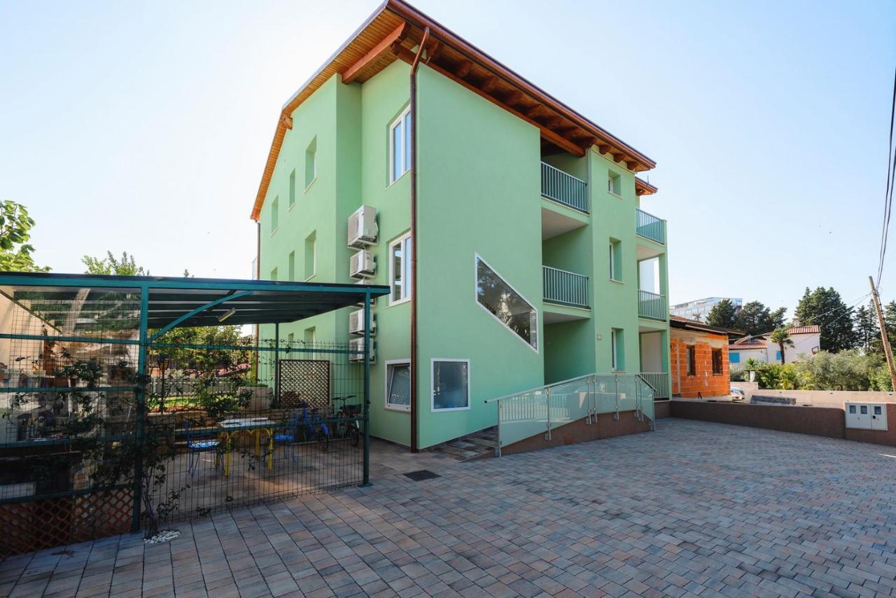Andrea House With Apartments Умаг Экстерьер фото