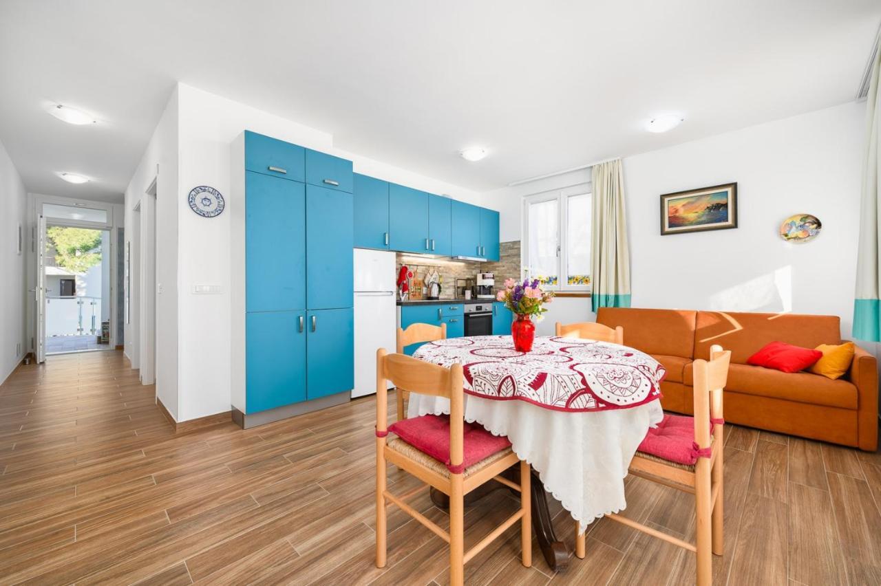 Andrea House With Apartments Умаг Экстерьер фото
